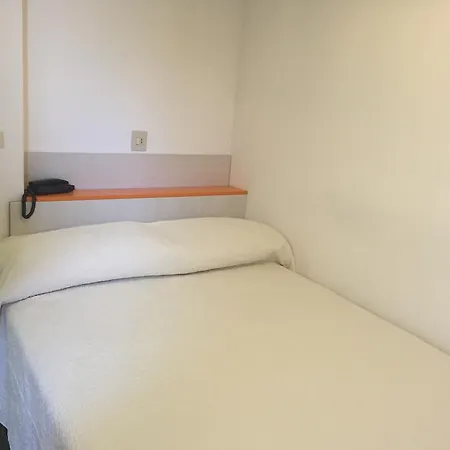 Halifax 3*